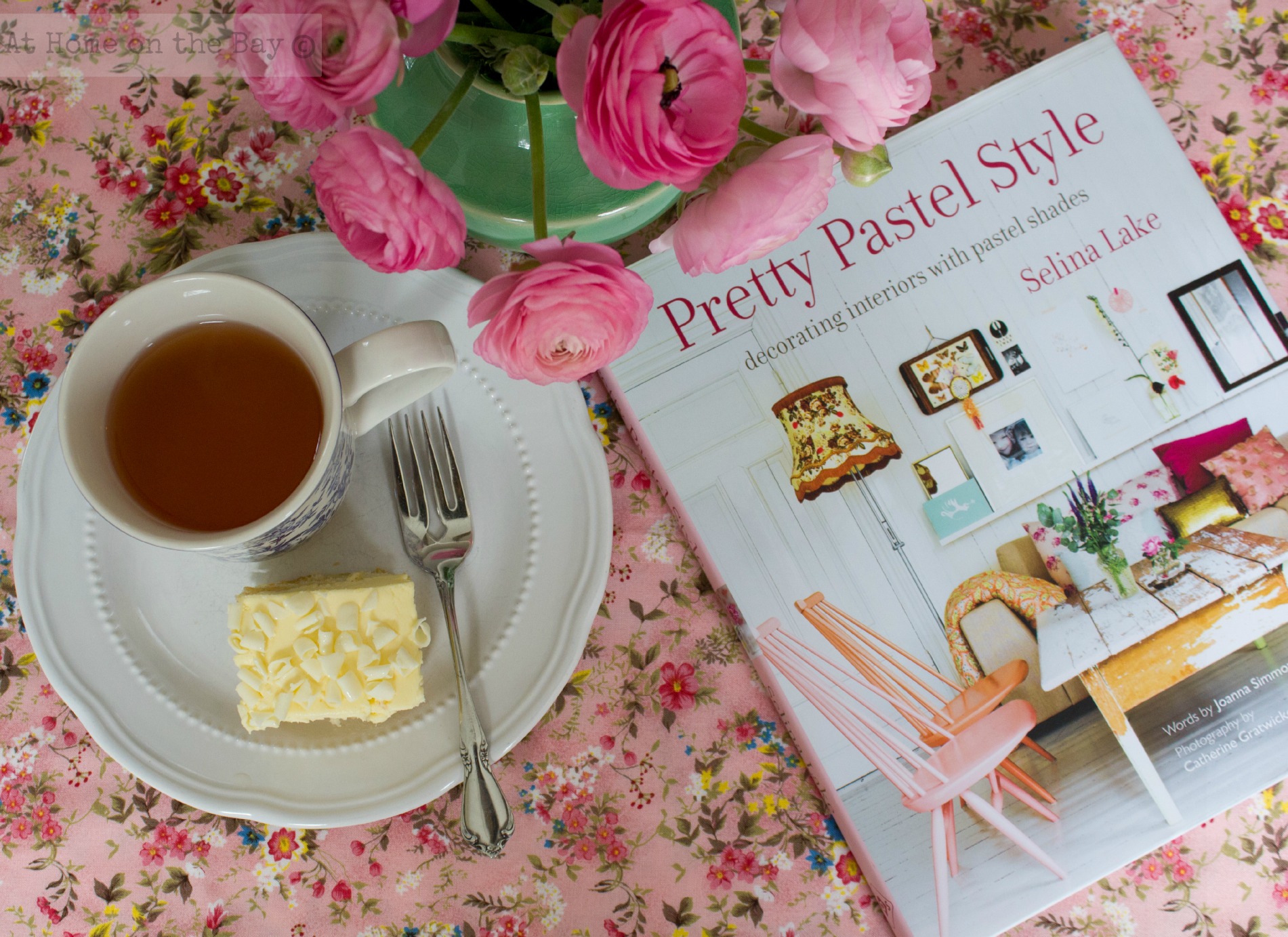 Reading: Pretty Pastel Style