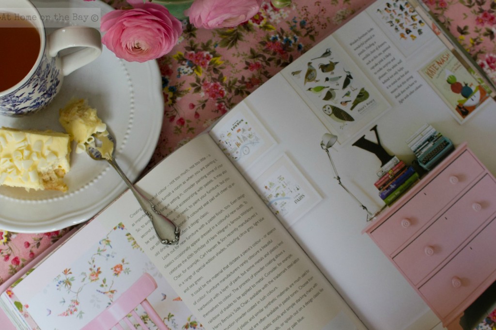 Reading: Pretty Pastel Style